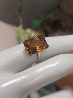 QUEEN Vintage Sterling Silver 925 Lab Zultanite Color-Changing Ring Size 7